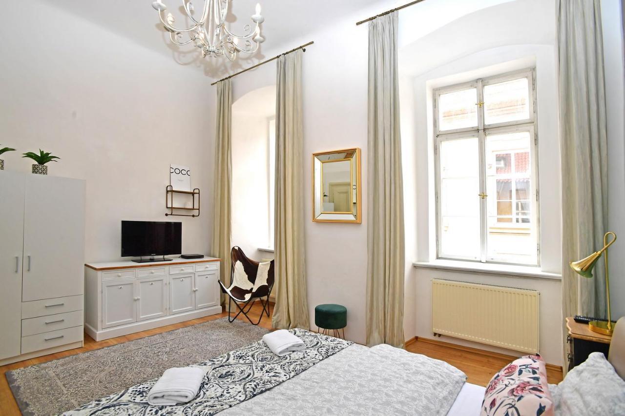 Lovely Little Cosy Apt In פראג מראה חיצוני תמונה